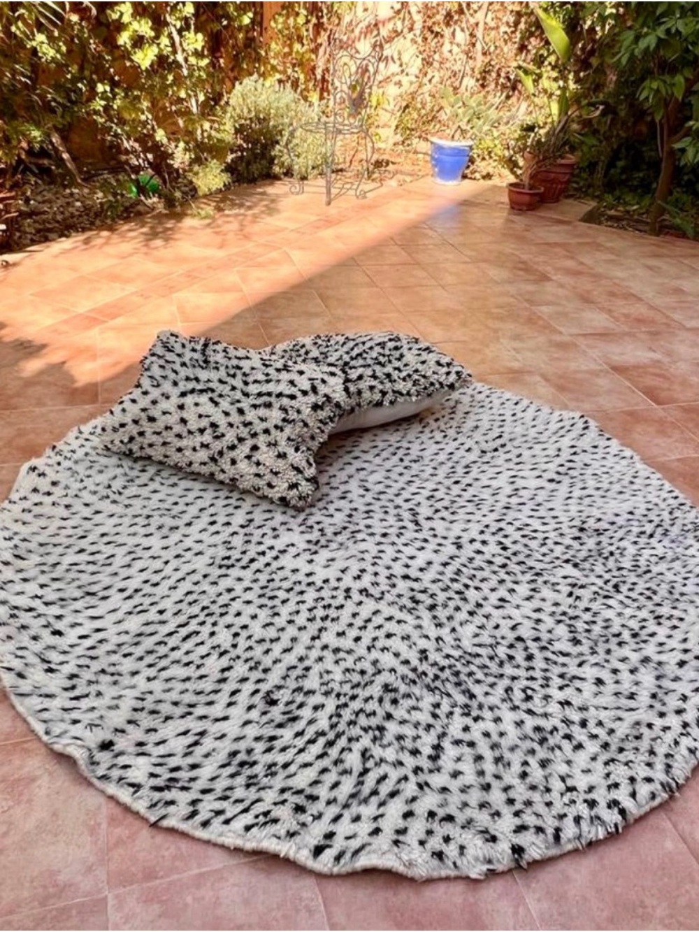 Plush Round Faux Fur Throw Rug & Pillow Set - Black and White sheep wool organic